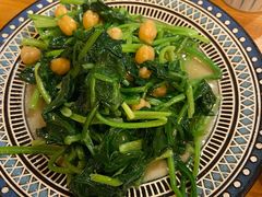 鹰嘴豆炒菠菜-疆里疆外·和田烤肉·清真