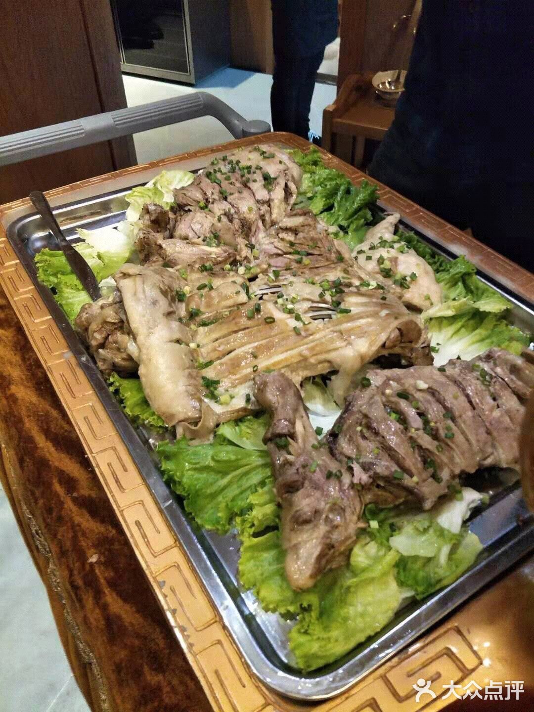 快来吃蒸全羊咯