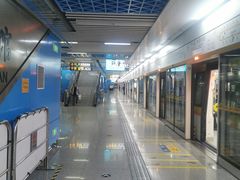 -体育场(地铁站)