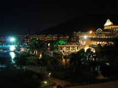 仙人掌酒店夜景-三亚亚龙湾凯莱仙人掌度假酒店
