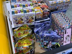 -泡泡玛特POPMART(杭州乐堤港店)