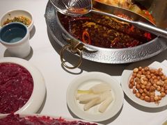-左庭右院鲜牛肉火锅(金山万达店)