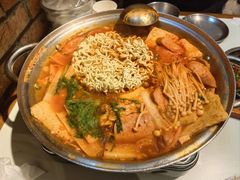 部队火锅-富乐满韩国正宗炸鸡韩国料理(虹泉路店)