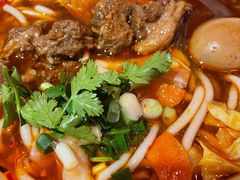 招牌香辣牛腩粉-鑫花溪牛肉米粉(天山店)