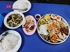 -席娜卡琳火车铁道夜市