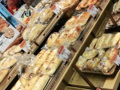 面包甜点陈列柜-西村叔叔的店·面包·甜品·蛋糕(崂山丽达店)
