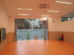 -小门牙好性格托育(北外滩中心)