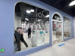 -蓝鲸奇亲子游泳俱乐部