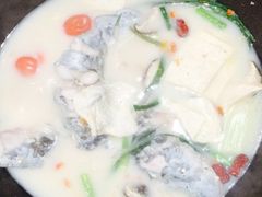 -咕嘟草帽鱼·牛奶一样的鲜鱼汤(天鹅湖万达广场店)