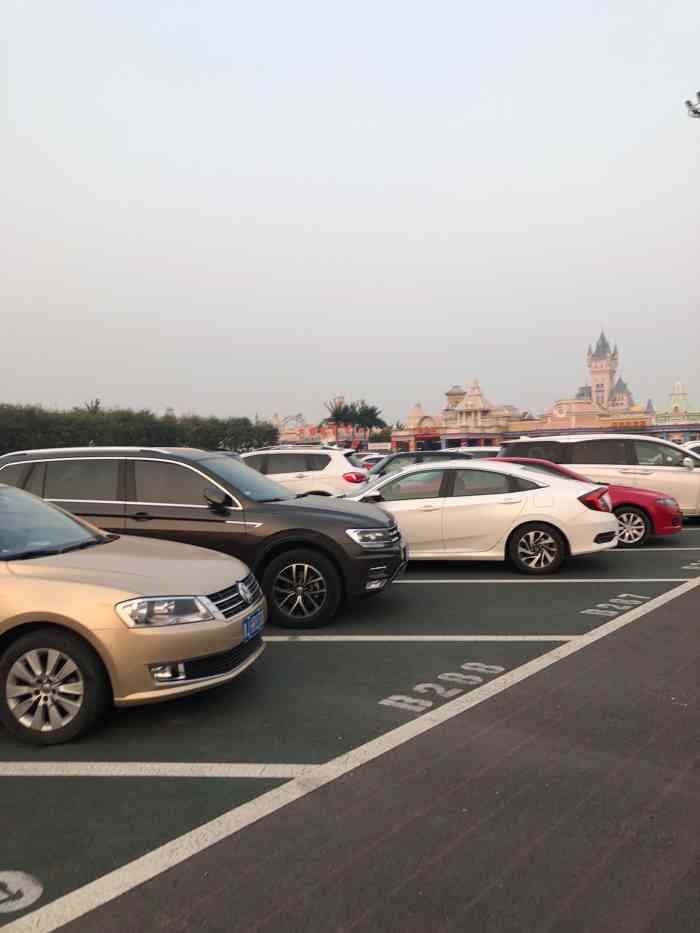 方特欢乐世界停车场