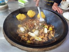 -粘豆包柴火铁锅炖