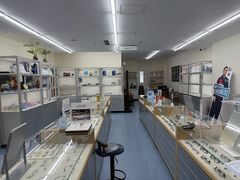 -无奔眼镜·蔡司·依视路授权店(马家堡店)