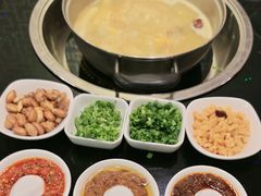 -丫丫汤膳打边炉(宏府408坊店)