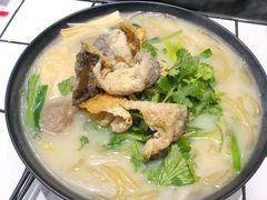 豚骨上汤小锅米线-肥汁米蘭香港米线(长宁来福士店)