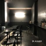超美手捧冰