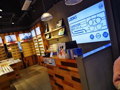 -LOOK眼镜·蔡司依视路配镜(宝山万达店)
