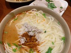 -亮亮面馆(经六路店)