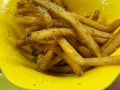 -BHC炸鸡(明洞总店)