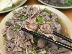 -大众跷脚牛肉馆·非遗传承单位(峨眉山店)