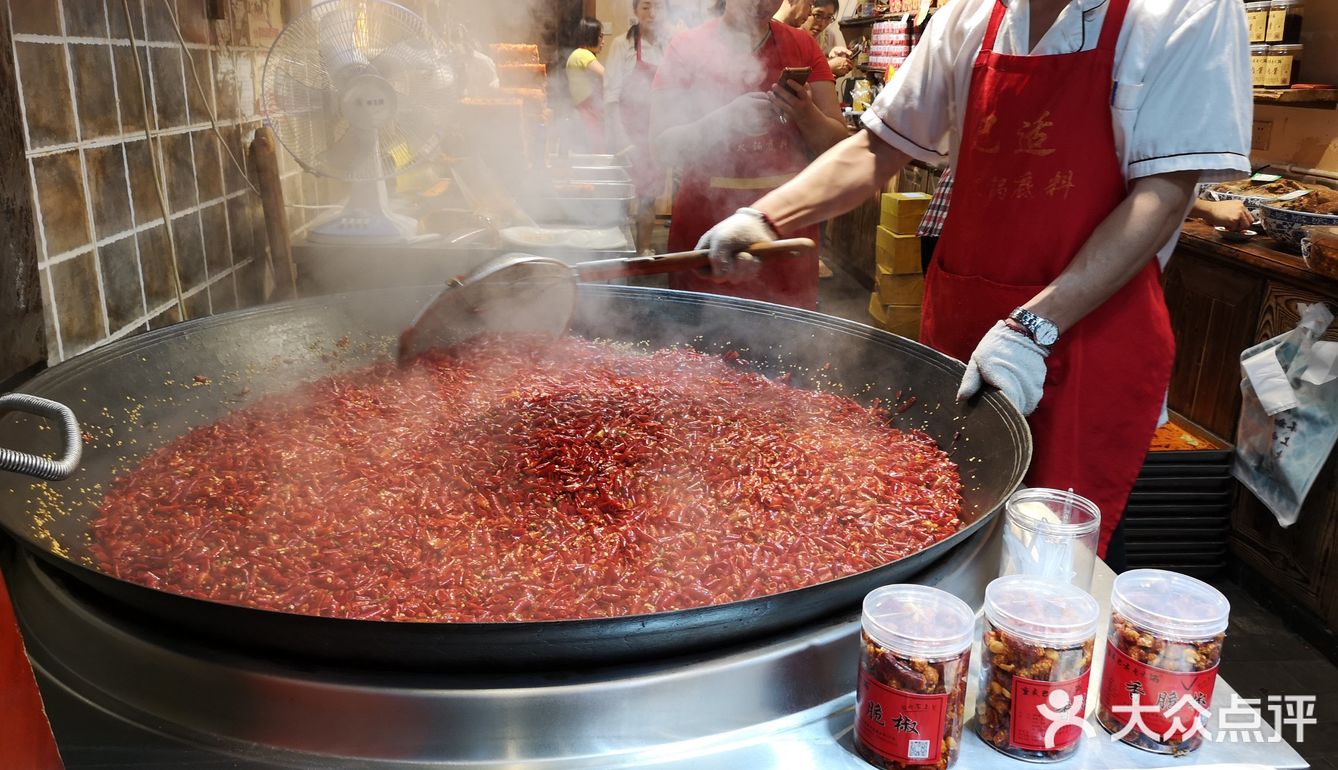 到了晚上，这座城市更漂亮