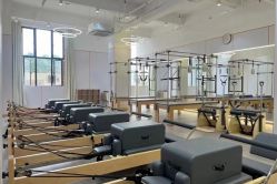 -亚太瑜伽普拉提学院