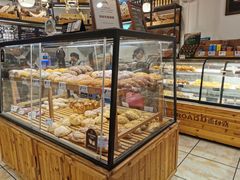 面包甜点陈列柜-BROAD面包路·欧式面包(龙湖时代C馆店)