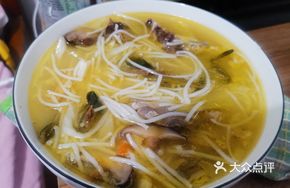 Duck Broth Rice Noodles