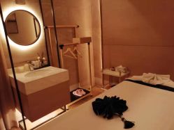 -苑苑vbeauty科技美容SPA