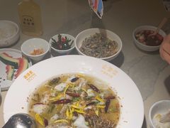 -渔语鱼酸菜鱼新川菜(来福士店)