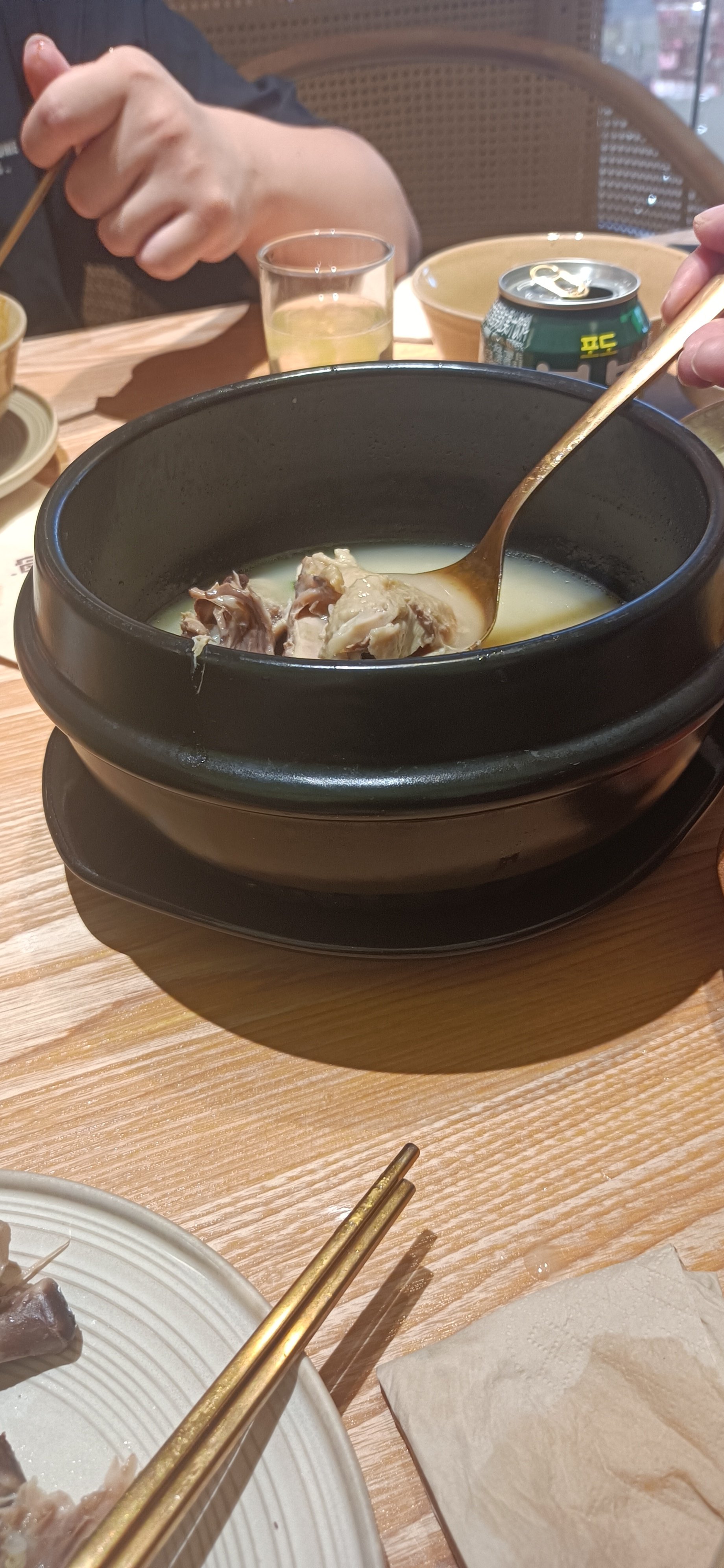 为什么做手术后可以喝鸡汤(为什么手术后不建议喝鸡汤吗)