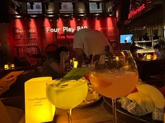 -FOUR PLAY BAR