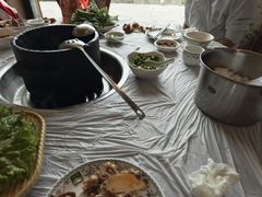 -鲁朗纳麦石锅鸡庄园
