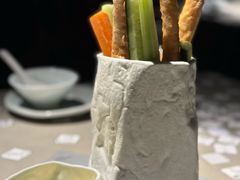 -穹六人间 people 6(岳阳路店)