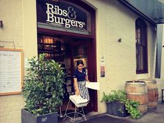 -Ribs & Burgers The Rocks
