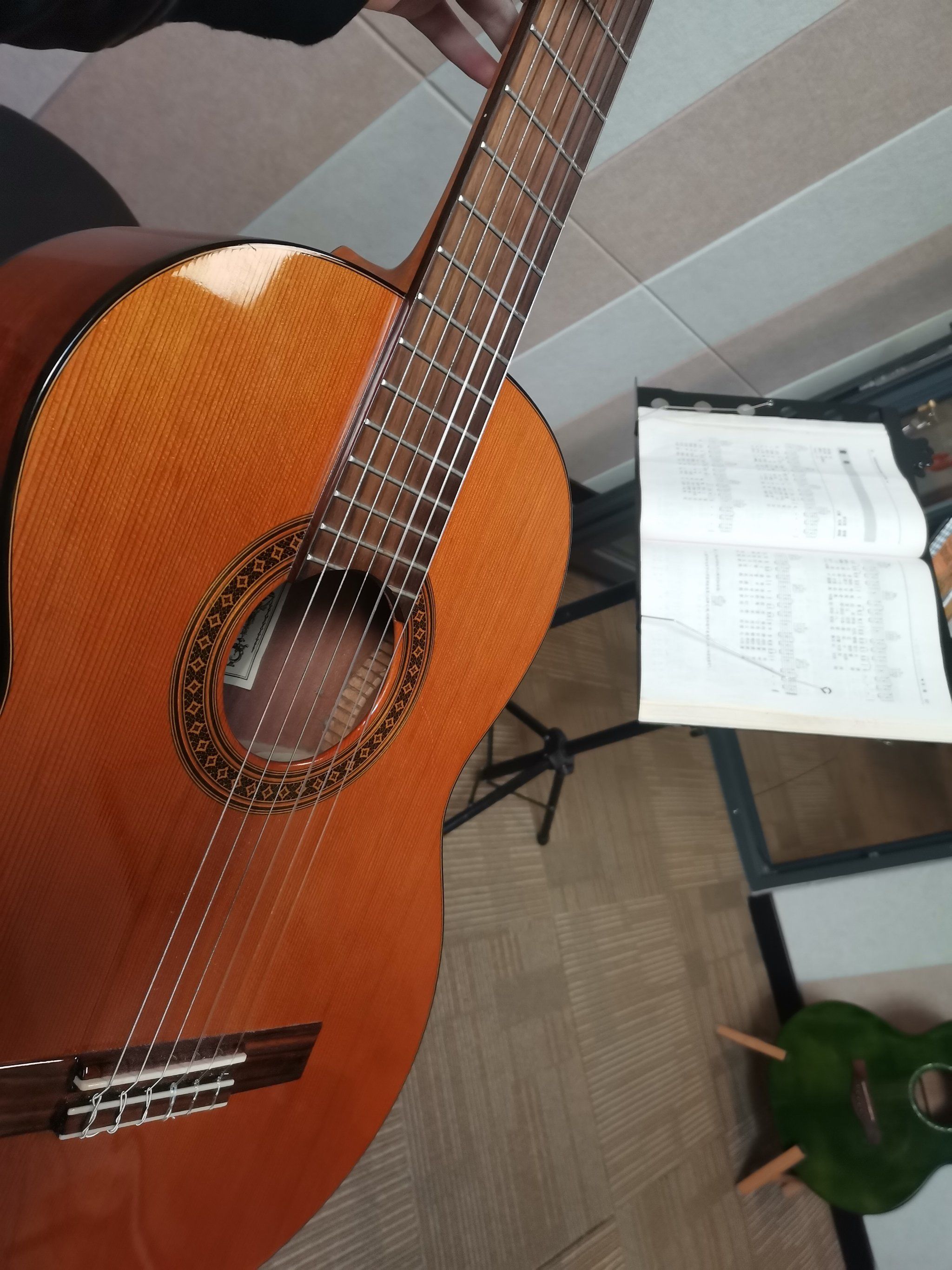 吉他真的好酷(›´ω`‹)