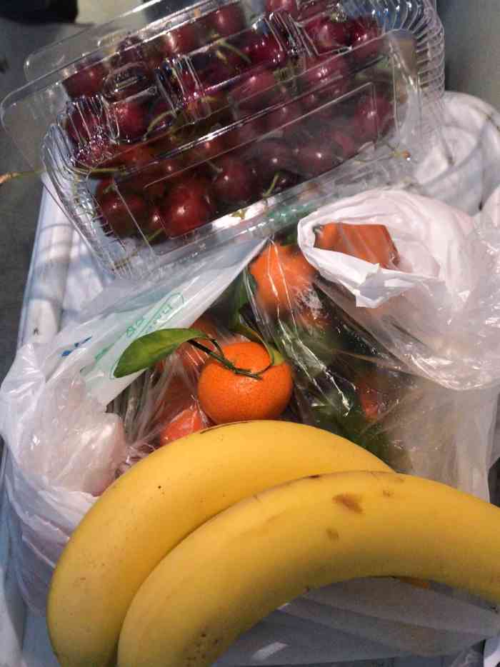 吃西瓜和那个草莓真的太好吃啦完美必须点赞赞赞水果店买东西真实图片