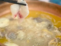 -鲜入围煮花胶鸡海鲜火锅