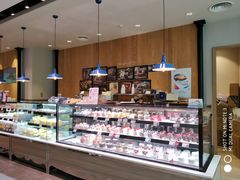 面包甜点陈列柜-巴黎贝甜(大宁国际商业广场店)