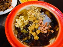 -爆炸头阿姨小四川正宗川味小吃(无任何分店)