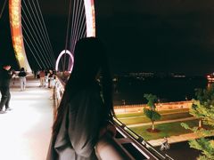 -南京眼步行桥