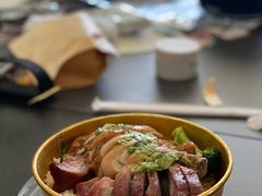 叉烧油鸡腿饭-明家烧腊