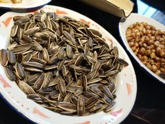 瓜子、玉米豆-鱼窝棚柴火铁锅炖(富山屯店)