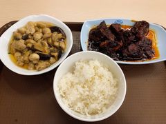 -同济大学本部学苑饮食广场