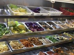 -愉肴麻辣香锅(中山路店)