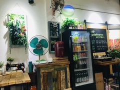 -猫爷的腔调·黔小馆(交大医学住宅区店)