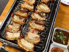 黑皮猪烤肉-龙姐私房菜(和顺古镇店)