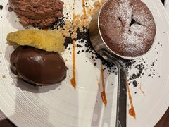 巧克力熔岩蛋糕-恰餐厅及酒吧 CHAR Bar & Grill (北京丽都皇冠假日店)