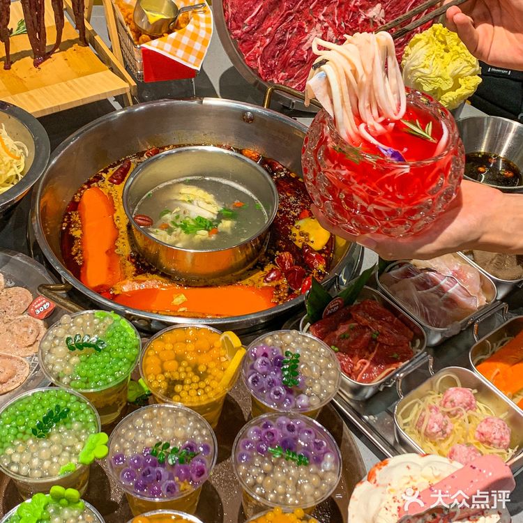 西湖边吃🌈冰粉.杭州火锅店真的又卷又好吃！