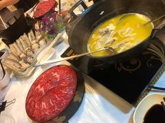 -鲜入围煮花胶鸡海鲜火锅