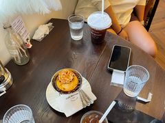 -Café Monson